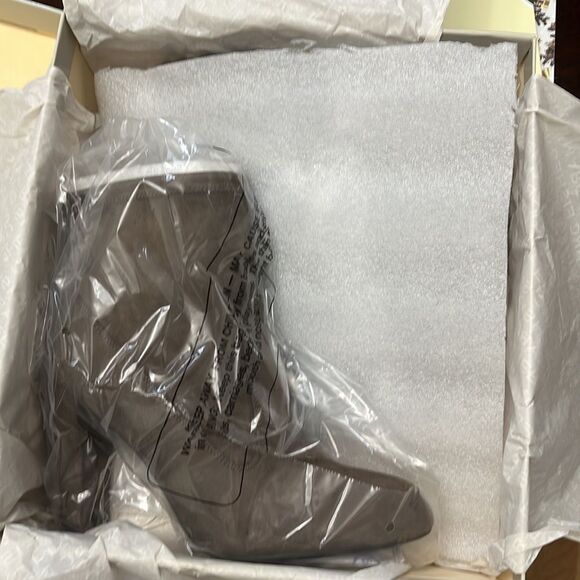 New In Box Marc Fisher Faux Suede Ankle Tie Back Boots-Justice, Size 8 Medium - Picture 11 of 13